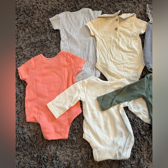 0-3 mo baby onesies - Picture 6 of 6
